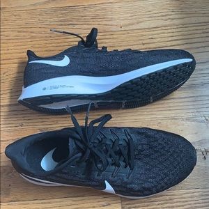 NIKE zoom sneakers